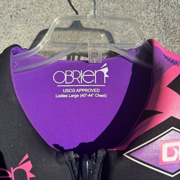 O’Brien ladies large life vest like new! - Picture 2 of 3